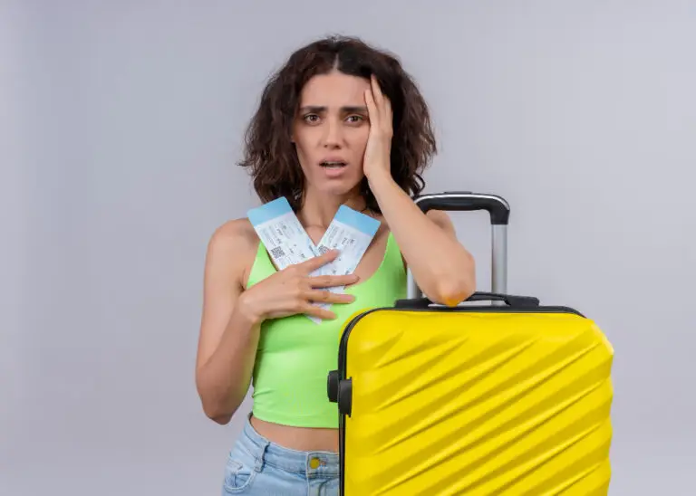 ביטלו לי טיסה ודחו אותה מה מגיע לי מבחינת פיצוי מחברת התעופה